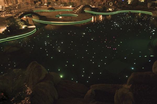 Quy trình lắp đặt và trang trí thành viền bể bơi bằng đèn sợi quang